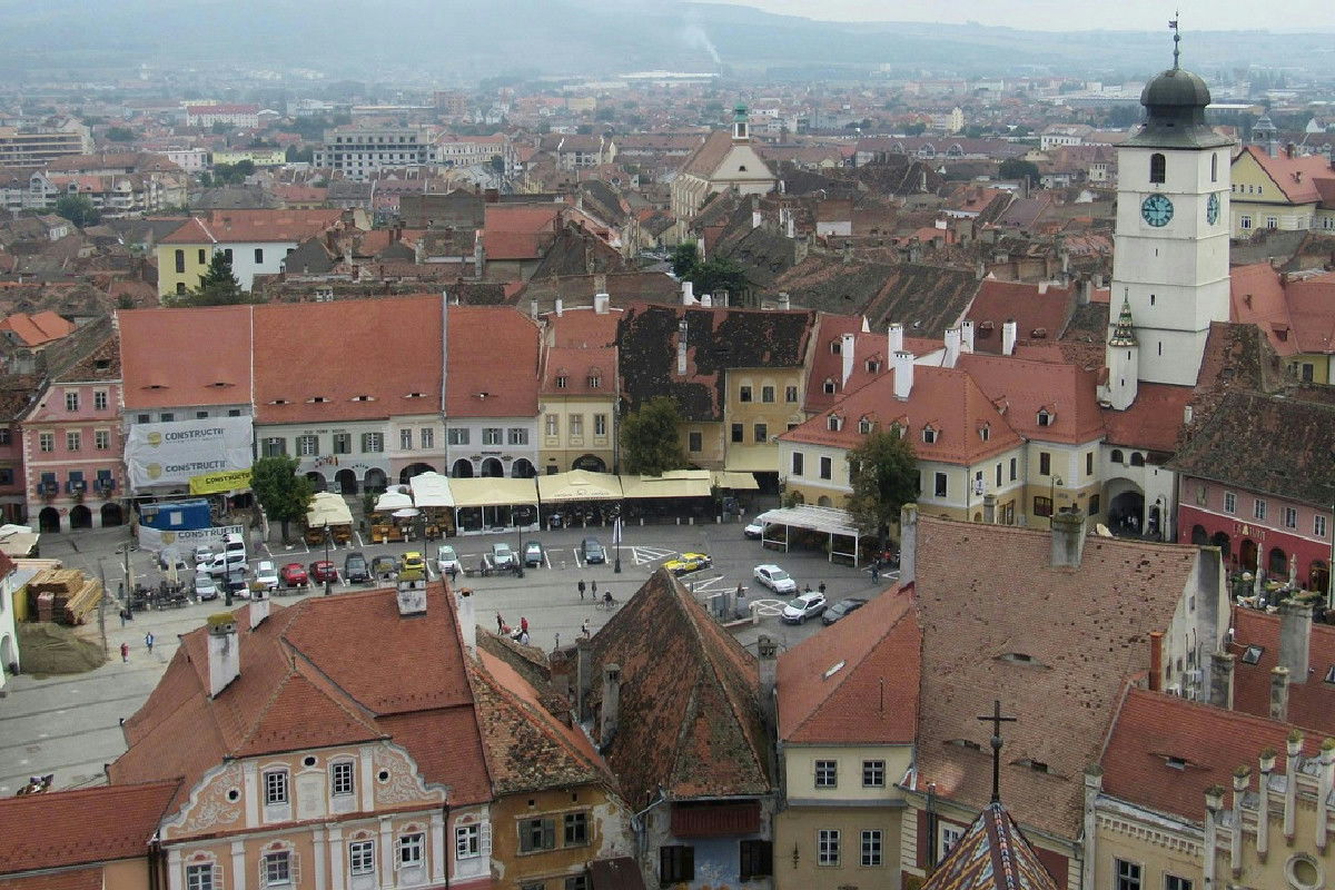 La città delle 300 chiese con atmosfere medievali da sogno e un fascino senza tempo