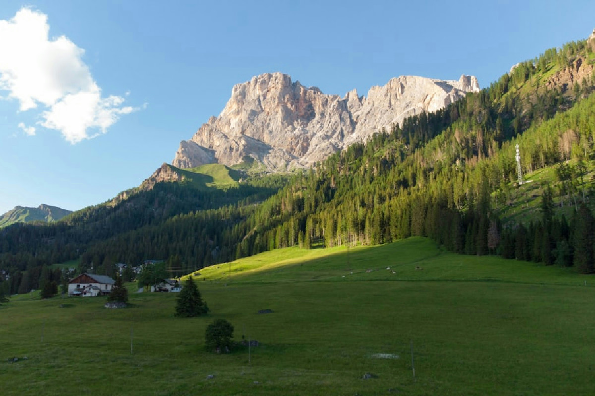 Nel cuore delle Alpi altoatesine, un borgo incantato dove l’inverno regala atmosfere uniche da vivere