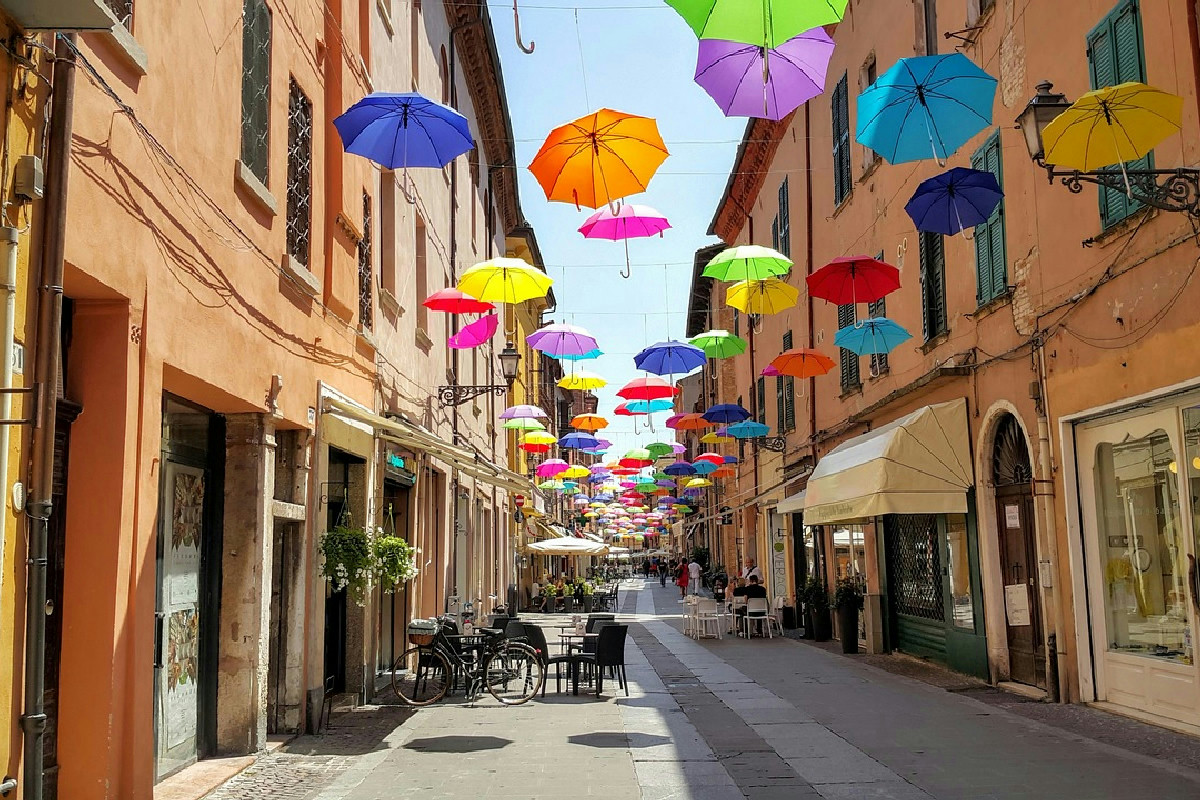 Dove il Natale illumina le vie di Ferrara: una città magica per le feste invernali