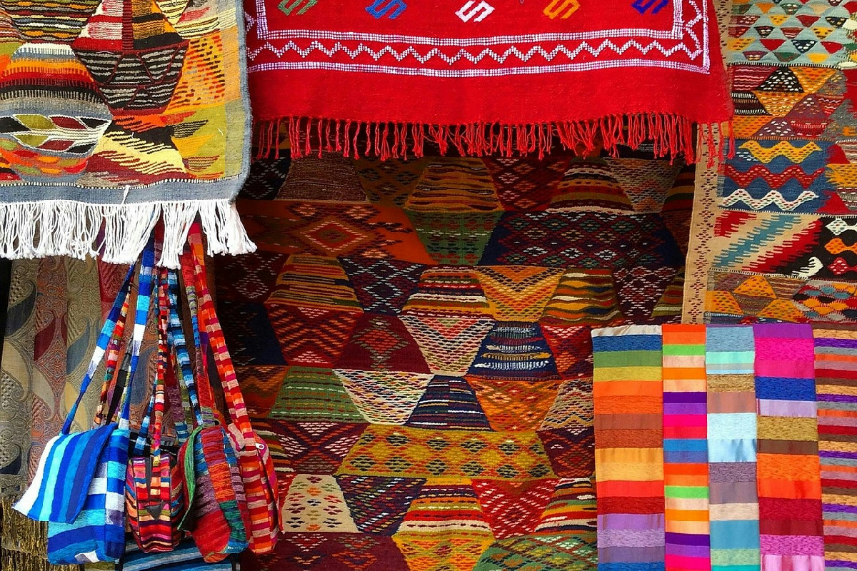 Marocco: viaggio tra tradizioni millenarie, paesaggi vivaci e patrimoni culturali unici