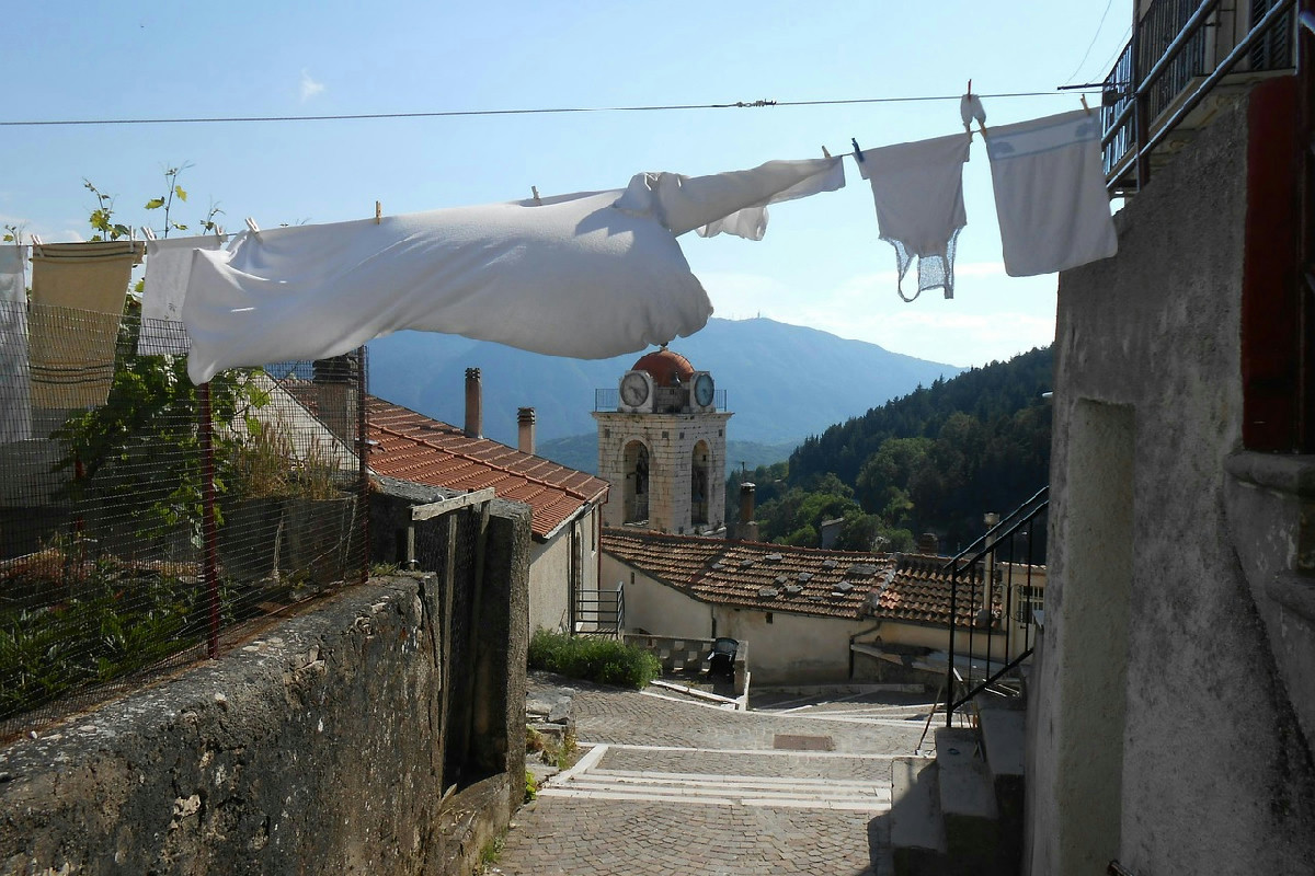 Il modello di baratto in Molise rivoluziona il modo di pagare: caffè scambiato con olio e ortaggi freschi