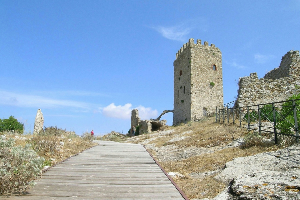 Quasi 3 mila anni di storia e un patrimonio unico: la città siciliana più antica d’Italia