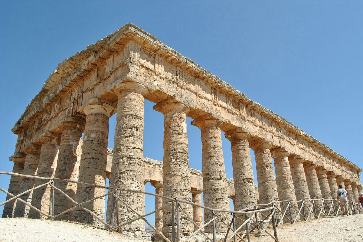 Quasi 3 mila anni di storia e un patrimonio unico: la città siciliana più antica d’Italia