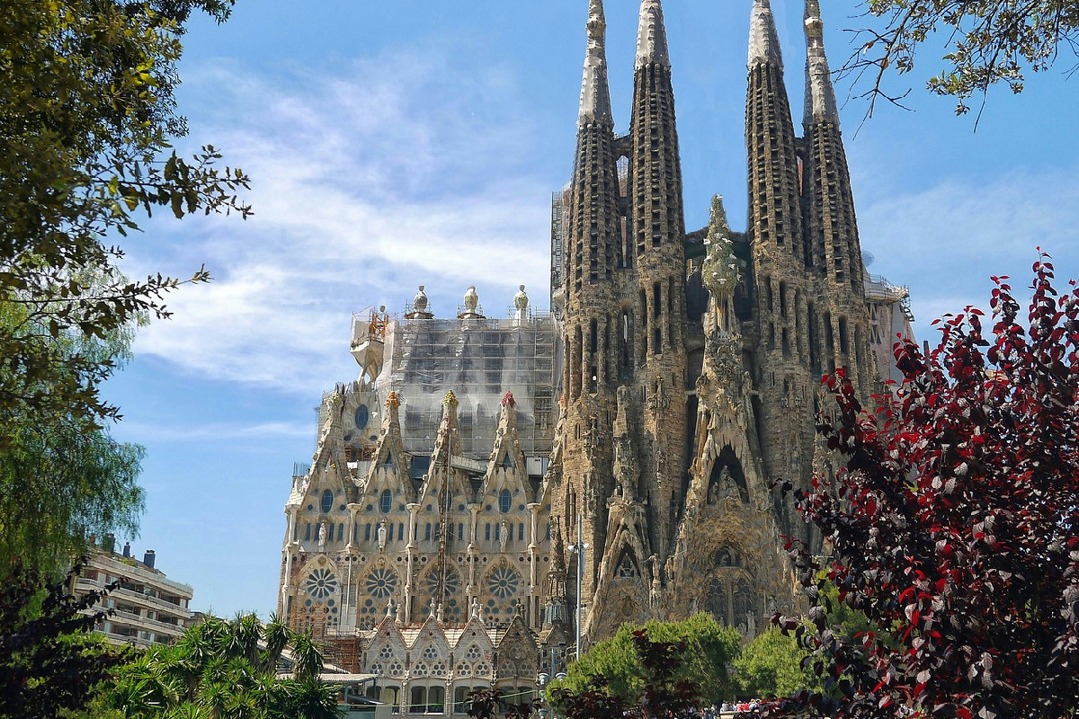 La Sagrada Familia in Spagna raggiunge un record: è la chiesa più alta del mondo con 163 metri