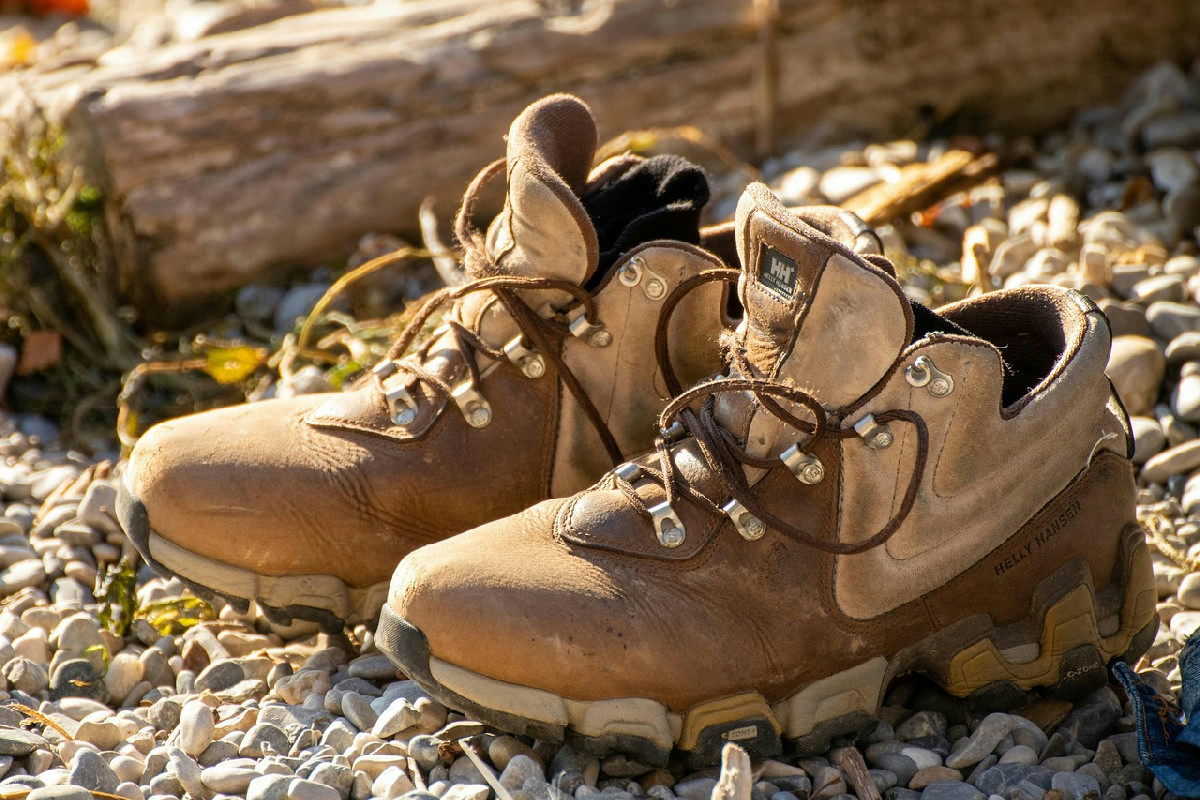 Scarpe inadatte in montagna: cause di multe e rischi per la sicurezza da non sottovalutare mai