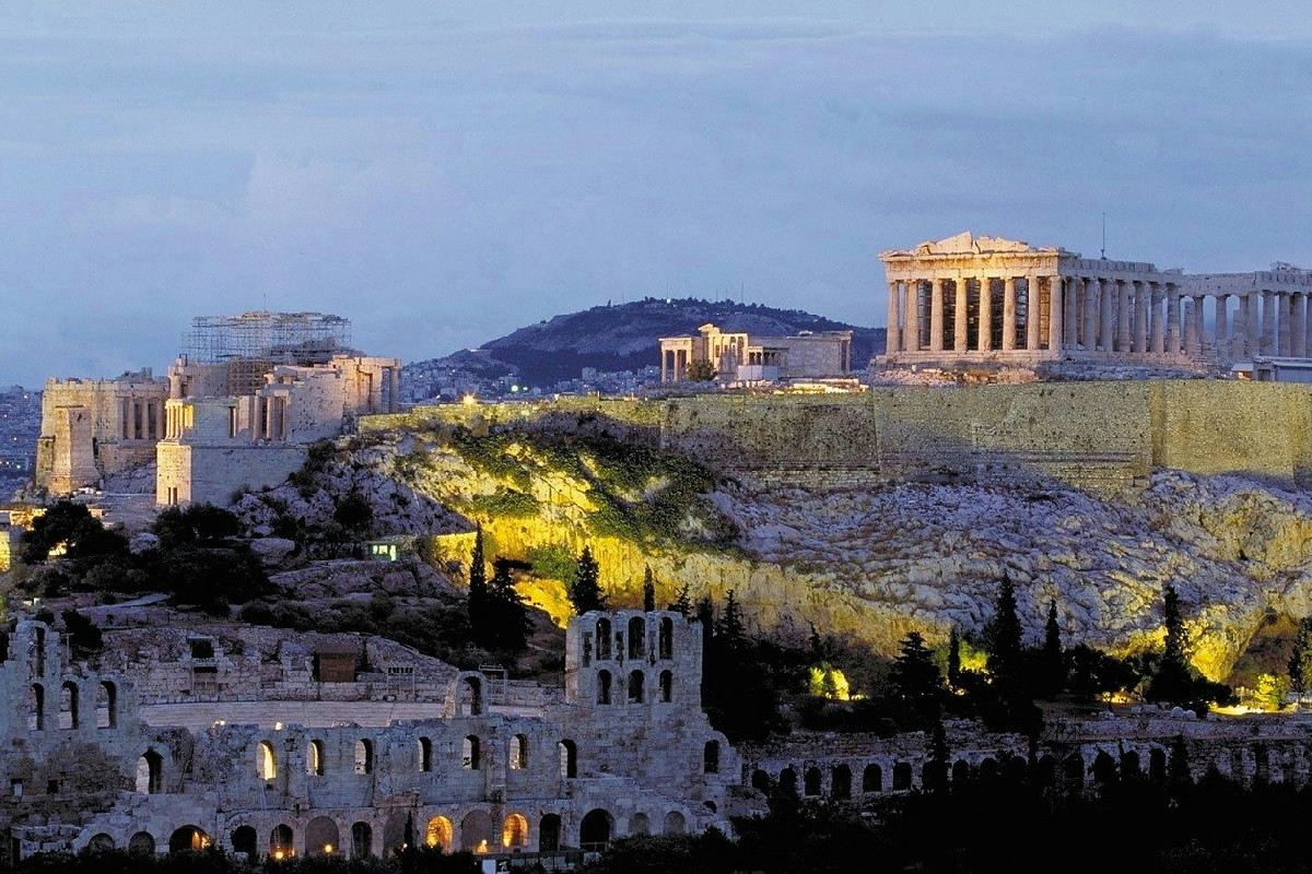 Spiagge turchesi e antichi racconti: viaggio nelle isole greche dal fascino senza tempo