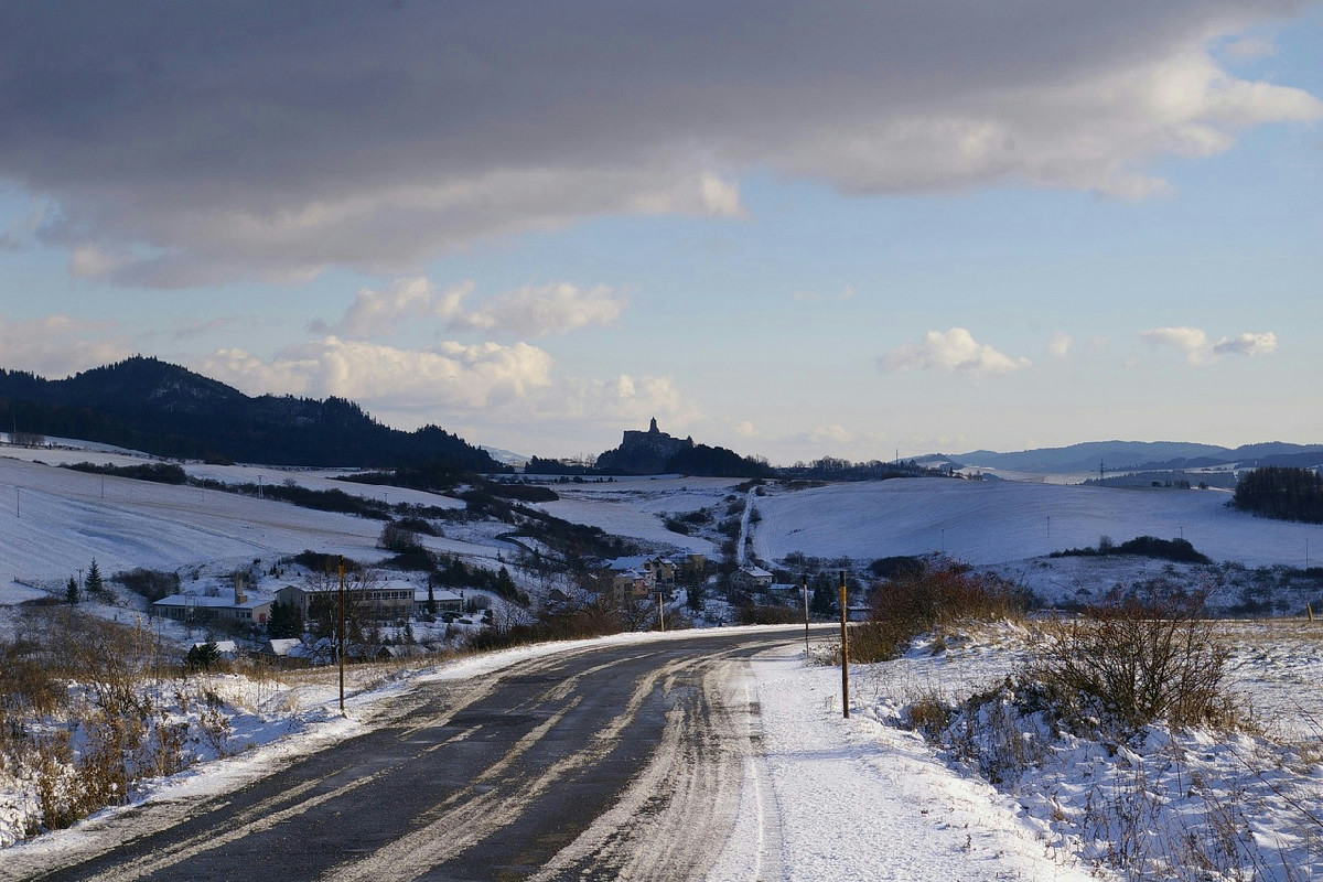 Strade ghiacciate e neve? Questo accessorio ti permette di guidare tranquillo anche d’inverno