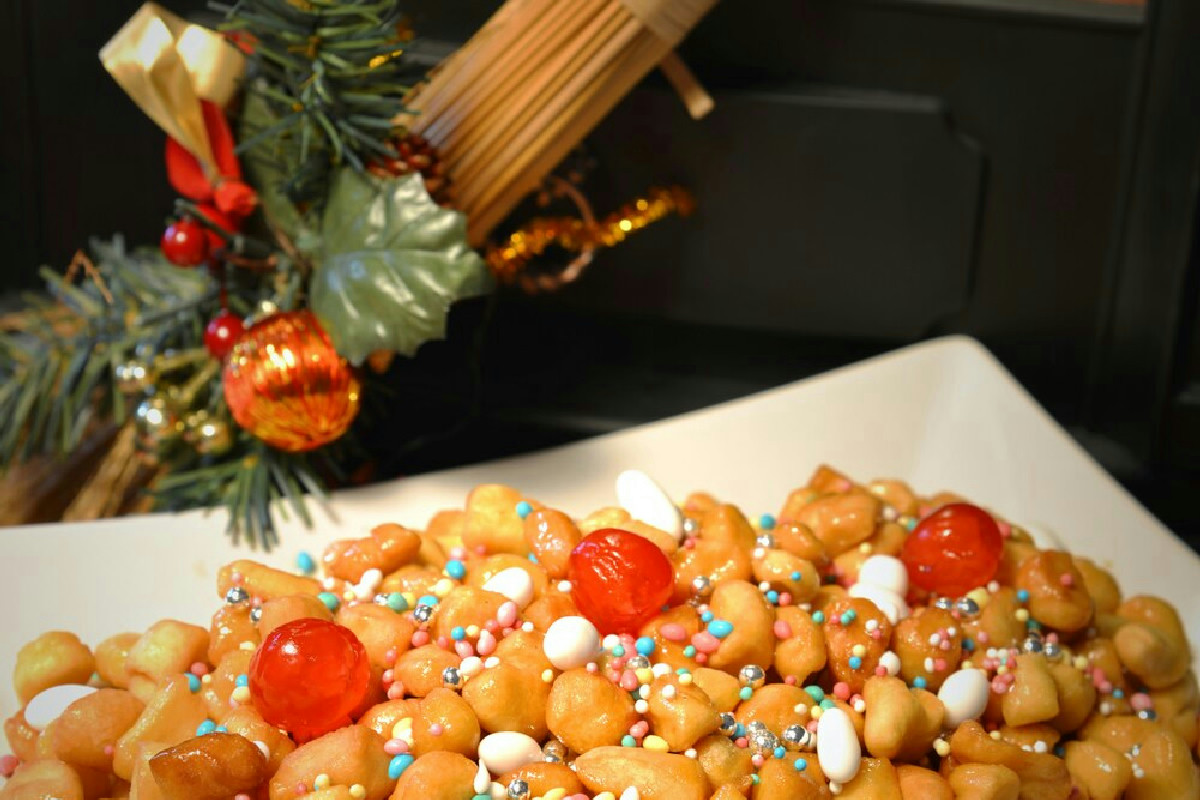 Struffoli perfetti per Natale: consigli essenziali per realizzare la ricetta tradizionale