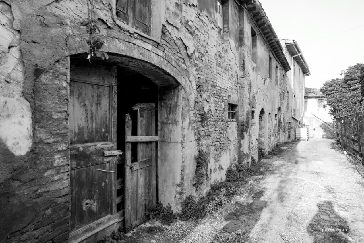Toiano, il borgo abbandonato in Toscana dove storia e leggende creano un’atmosfera unica