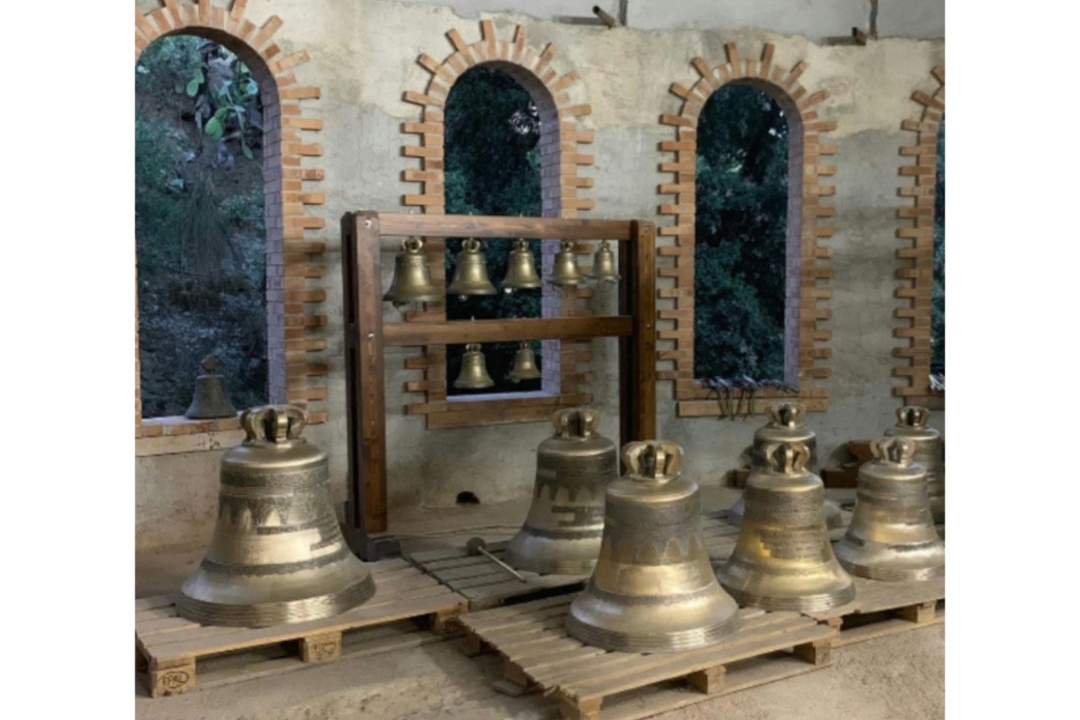 Il borgo siciliano dove le campane raccontano un’antica tradizione senza tempo