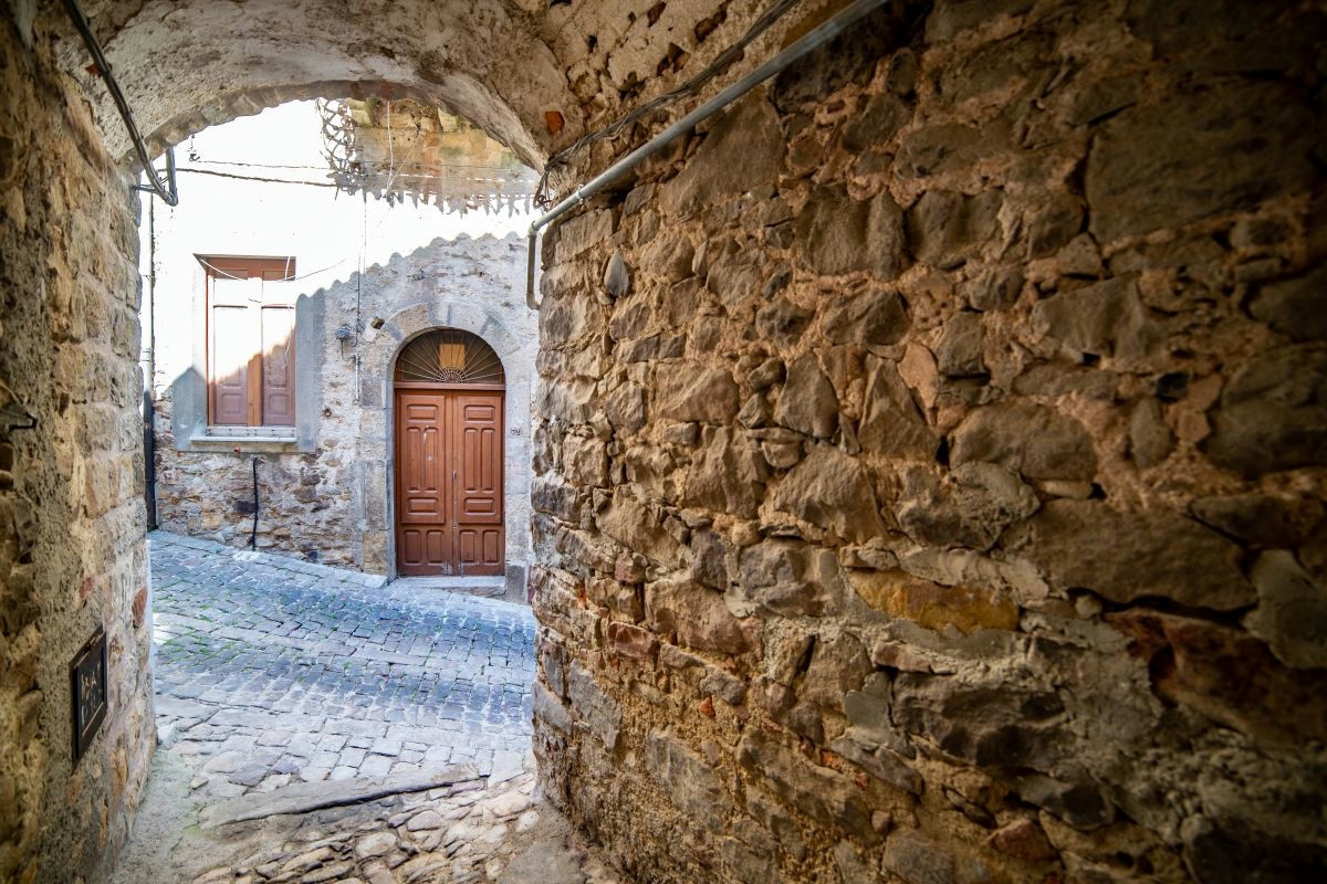 Un cammino tra borghi incantevoli e paesaggi naturali nel cuore della spiritualità