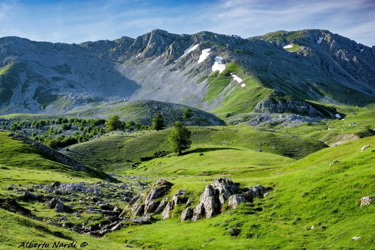 Nel cuore dell’Appennino: strada panoramica tra curve mozzafiato e vette dai mille colori
