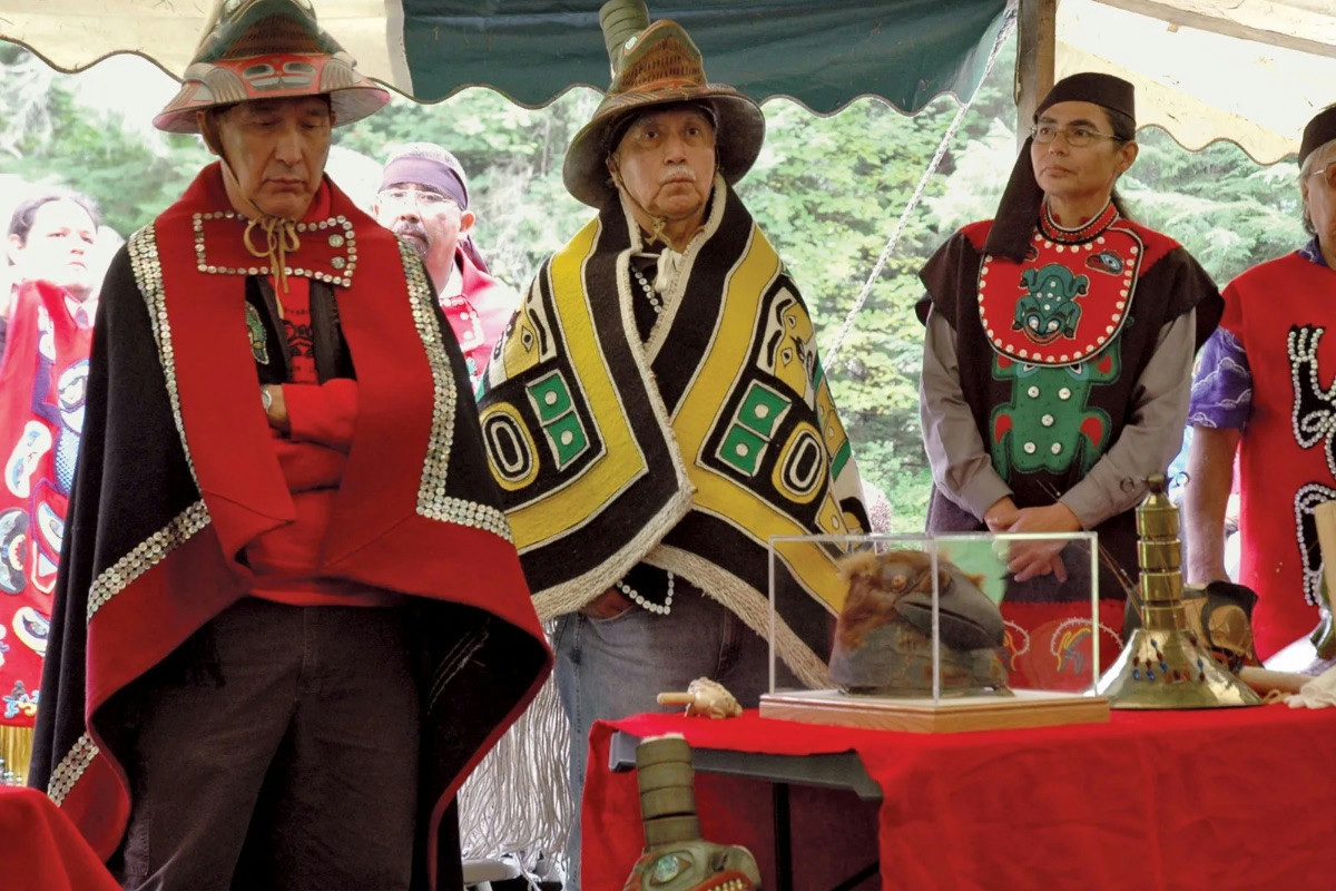 Tra ghiacci eterni e terre sacre: esplorazione tra grizzly, saloon e meraviglie del Grande Nord