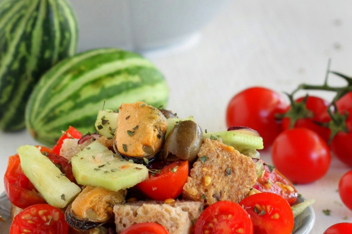 La panzanella rivisitata: nuovi gusti con ingredienti freschi e accostamenti originali e unici